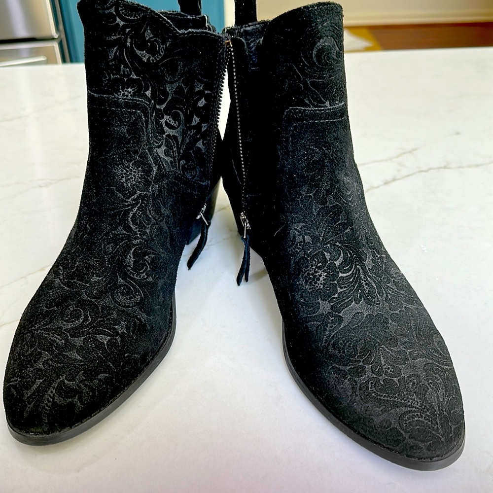 Yellowbox booties